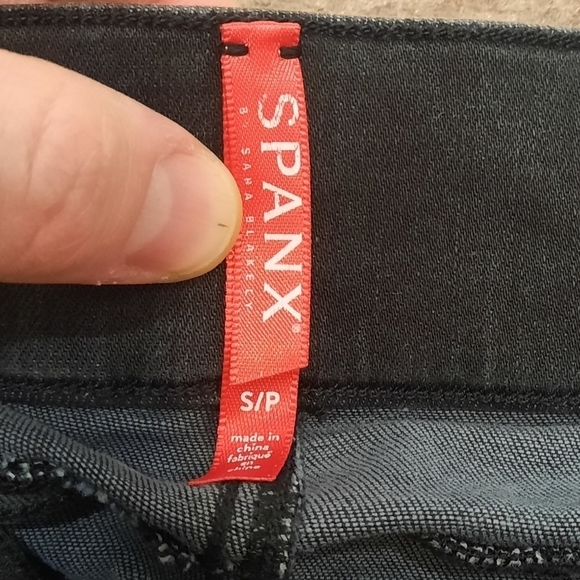 SPANX (Small) Sarah Blakely Distressed Ankle Skinny Pull on Jean Jeggings Black - Picture 5 of 9